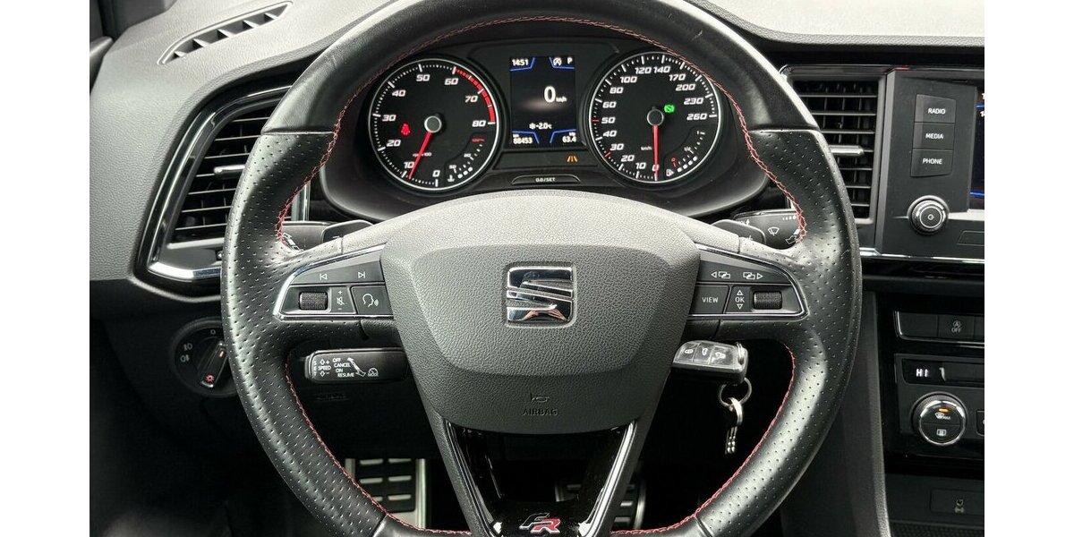 Seat Ateca FR 4 Drive KAMERA/AHK/DSG/1.HAND 88.453 km 19.900 &euro; Villingen-Schwenningen 78054