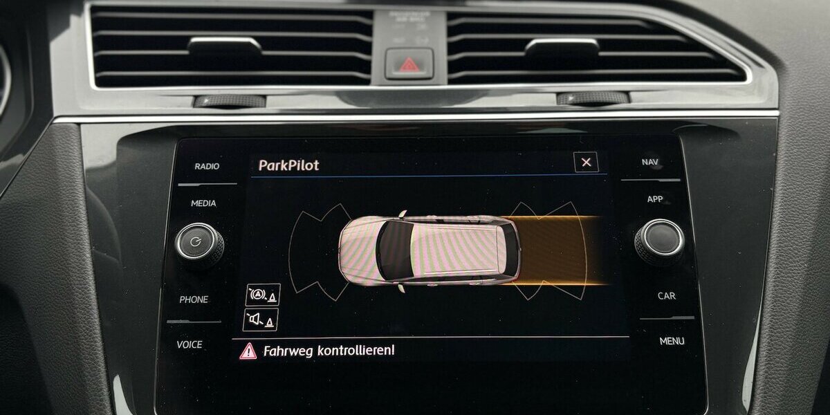 VW Tiguan 2.0 TDI 4Motion DSG/AHK/SHZ/DAB/CARPLAY 126.308 km 19.900 &euro; Villingen-Schwenningen 78054