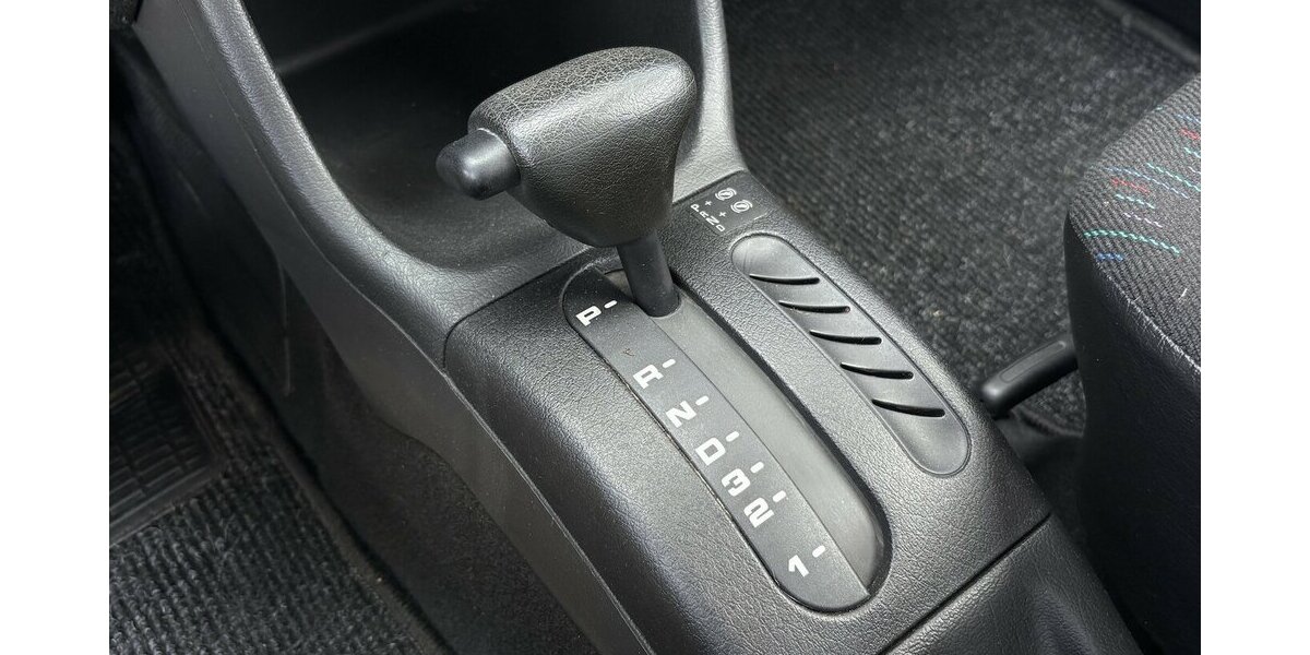 VW Golf AUTOMATIKGETREIEBE/1.HAND 92.632 km 3.900 &euro; Villingen-Schwenningen 78054