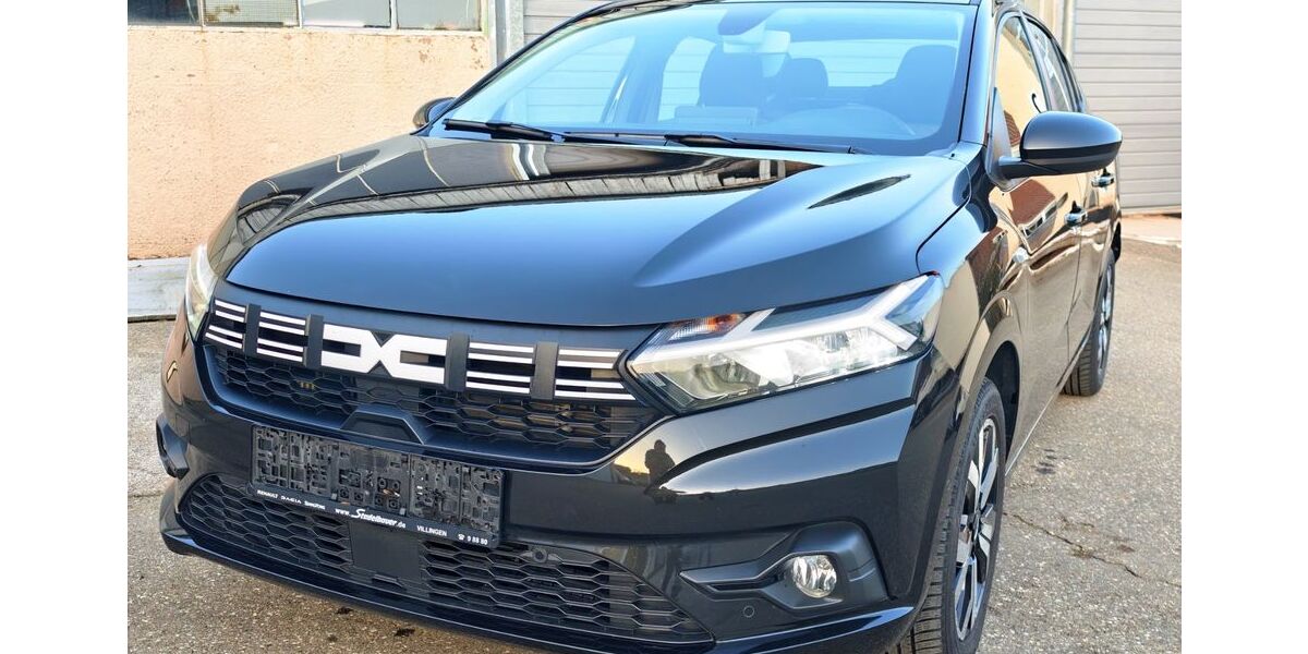 Dacia Logan 22.000 km 15.550 &euro; Villingen-Schwenningen 78052