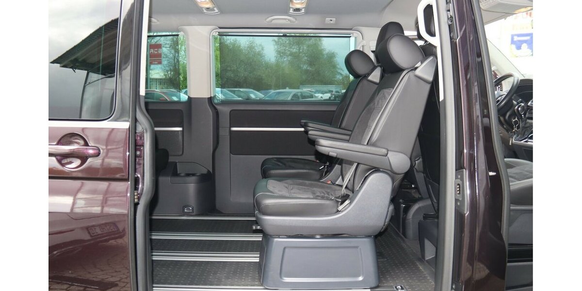 VW T6 Multivan GENERATION SIX 4-MOTION/7 SITZE/NAVI 150.462 km 27.900 &euro; Villingen-Schwenningen 78054