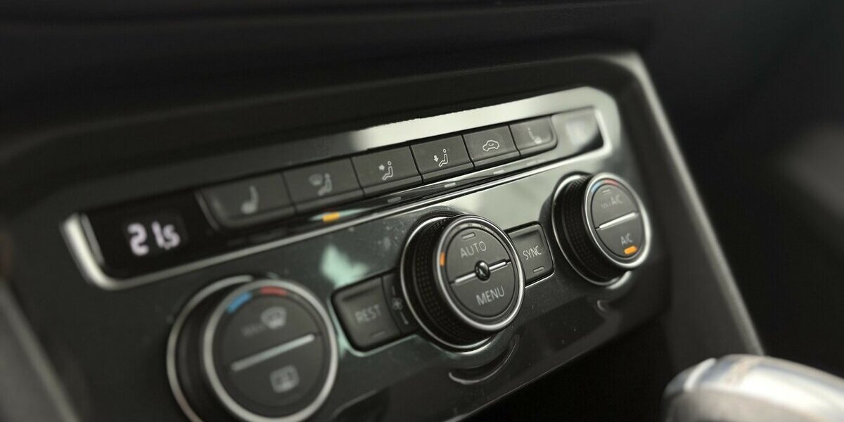 VW Tiguan 2.0 TDI 4Motion DSG/AHK/SHZ/DAB/CARPLAY 126.308 km 19.900 &euro; Villingen-Schwenningen 78054