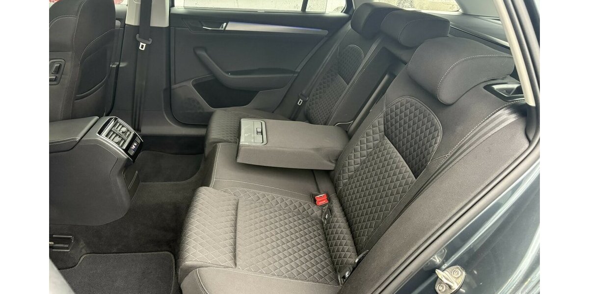 Skoda Superb 2.0 TSI STYLE/4x4/PANO/KAMERA/MEMORY/DAB 145.673 km 19.900 &euro; Villingen-Schwenningen 78054