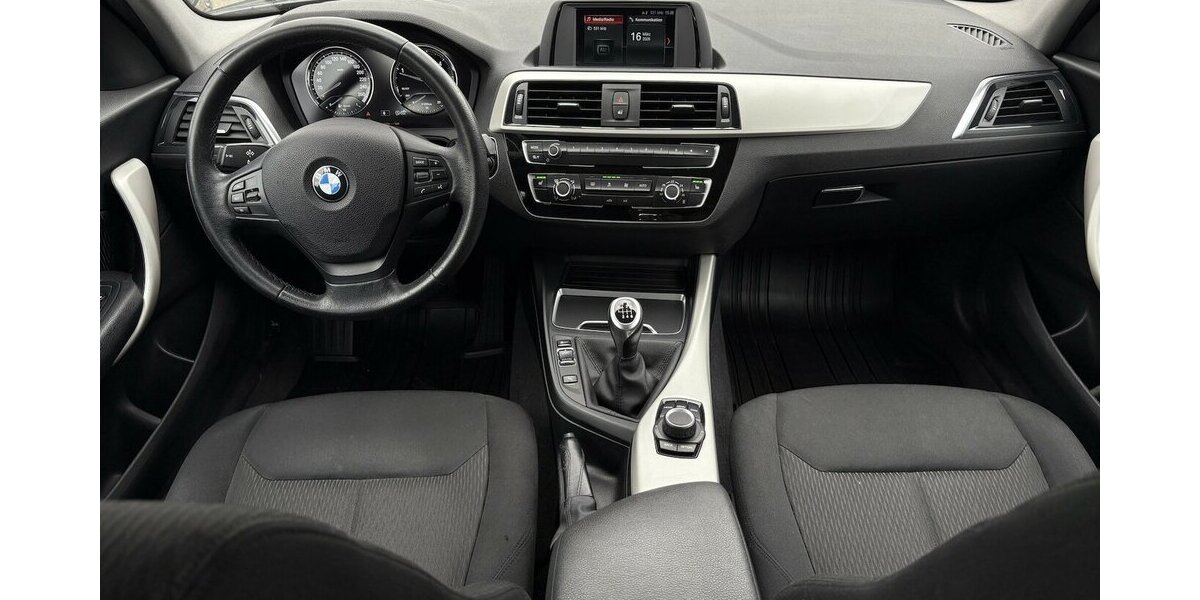 BMW 118d xDrive Advantage PDC/AHK/LED/SHZ/1.HAND 151.790 km 12.900 &euro; Villingen-Schwenningen 78054