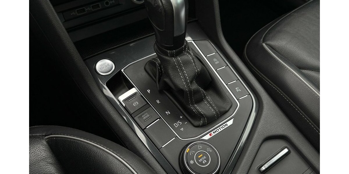 VW Tiguan 2.0 TDI 4Motion R-Line 360°/PANO/MEMORY 103.124 km 29.900 &euro; Villingen-Schwenningen 78054