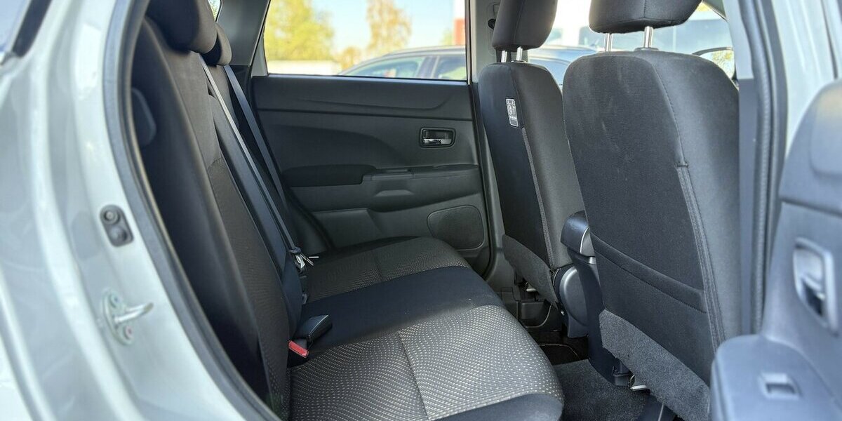 Mitsubishi ASX Basis 2WD PDC/KLIMA/SITZHEIZUNG/USB/1.HAND 46.244 km 8.900 &euro; Villingen-Schwenningen 78054