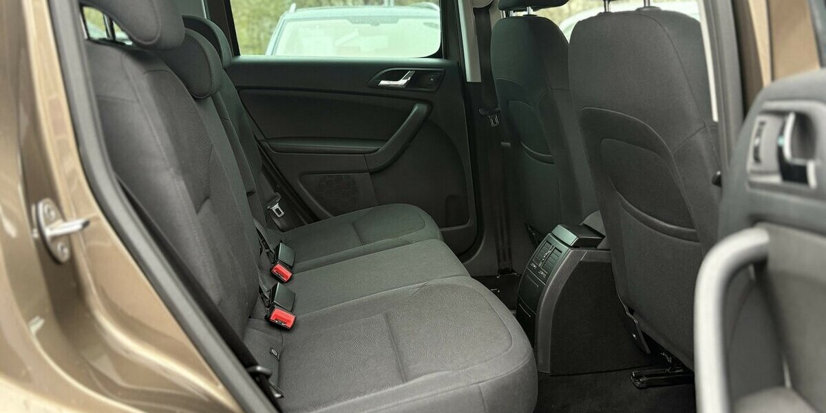 Skoda Yeti 1.4 TSI Ambition SITZHEIZUN/ANHÄNGK./1.HAND 102.196 km 10.900 &euro; Villingen-Schwenningen 78054