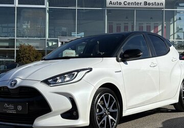 Toyota Yaris 1.5 Hybrid Black&White DAB/KAMERA/1.HAND 29.792 km 18.900 &euro; Villingen-Schwenningen 78054