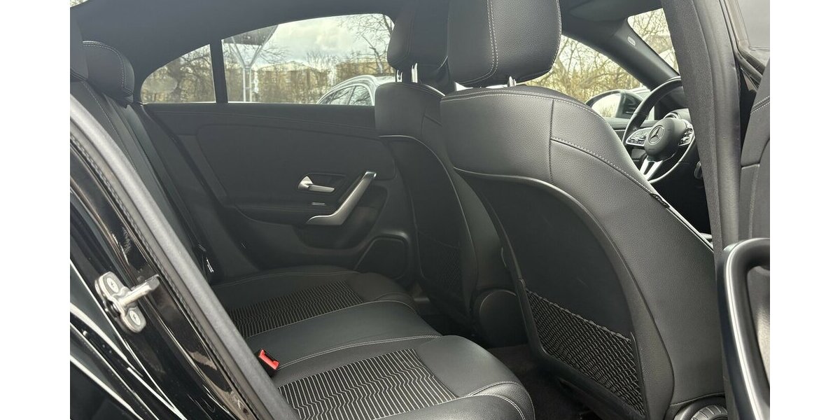 Mercedes-Benz CLA 200 d 4MATIC NAVI/KAMERA/AHK/SHZ/LED/1.HAND 89.949 km 28.900 &euro; Villingen-Schwenningen 78054