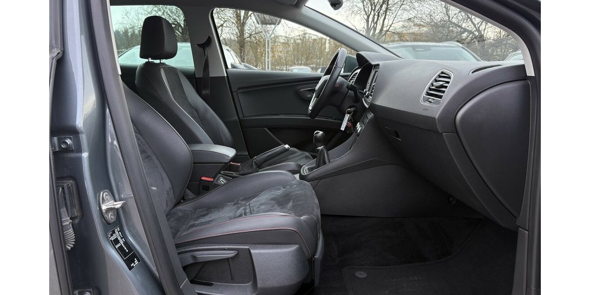 Seat Leon 1.4 TSI ST FR KAMERA/NAVI/SHZ/AHK/LED/TEMPO 81.478 km 12.800 &euro; Villingen-Schwenningen 78054