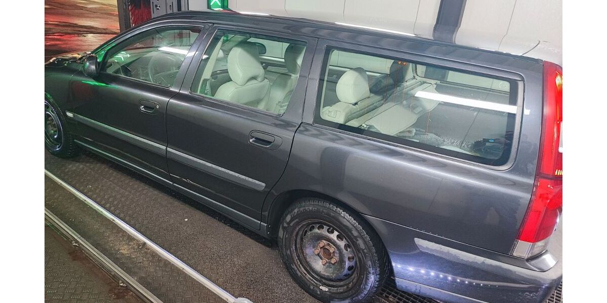 Volvo V70 305.000 km 1.499 &euro; Weilheim 78604