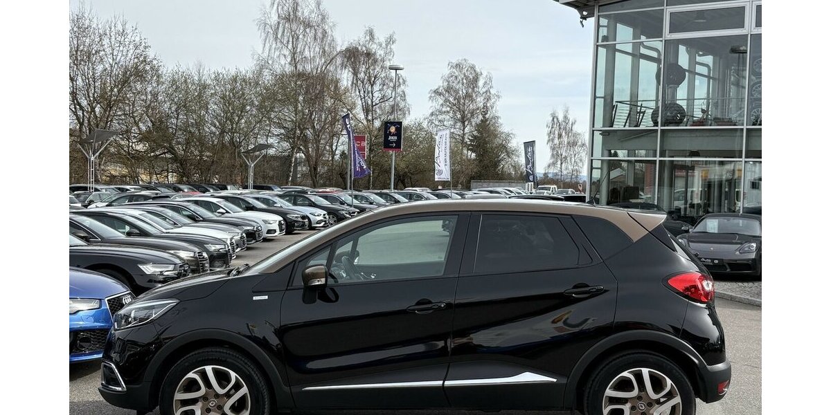 Renault Captur 1.2 TCe Elysee KAMERA/NAVI/SITZHEIZUNG 97.093 km 9.900 &euro; Villingen-Schwenningen 78054