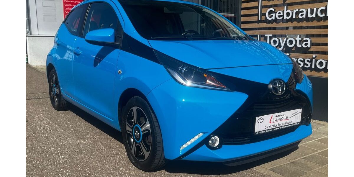 Toyota Aygo (X) 99.000 km 8.190 &euro; Villingen-Schwenningen 78056