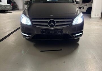 Mercedes-Benz 220 193.000 km 9.001 &euro; Villingen-Schwenningen 78048