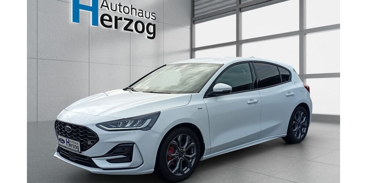 Ford Focus 12.300 km 23.990 &euro; Schramberg 78713