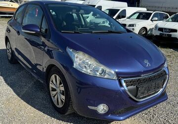 Peugeot 208 140.000 km 2.990 &euro; Schwenningen 78056