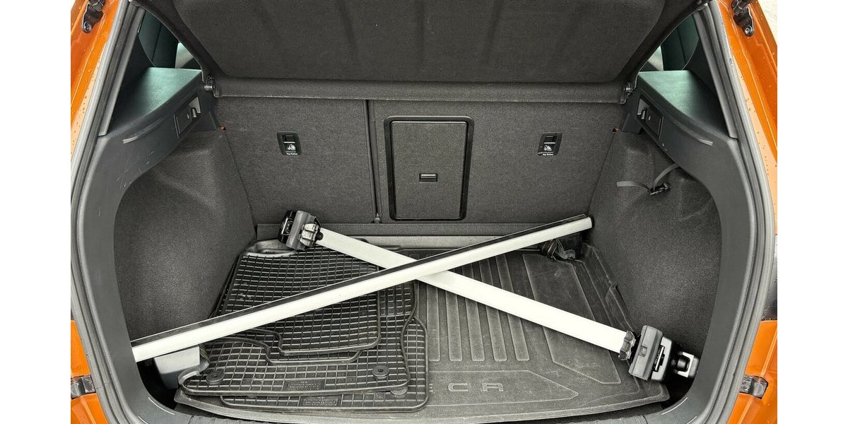 Seat Ateca FR 4 Drive KAMERA/AHK/DSG/1.HAND 88.453 km 19.900 &euro; Villingen-Schwenningen 78054