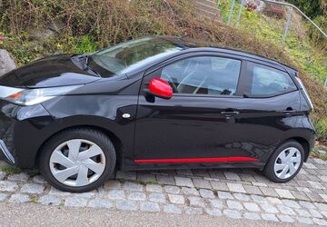Toyota Aygo (X) 81.300 km 7.100 &euro; Unterkirnach 78089