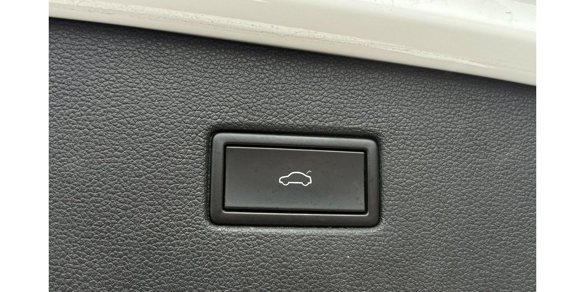 VW Tiguan 2.0 TDI 4Motion DSG/AHK/SHZ/DAB/CARPLAY 126.308 km 19.900 &euro; Villingen-Schwenningen 78054