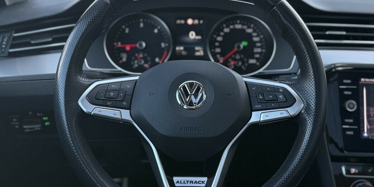 VW Passat Alltrack 2.0 TDI MASSAGE/PANO/NAVI/1.HAND 88.854 km 24.900 &euro; Villingen-Schwenningen 78054