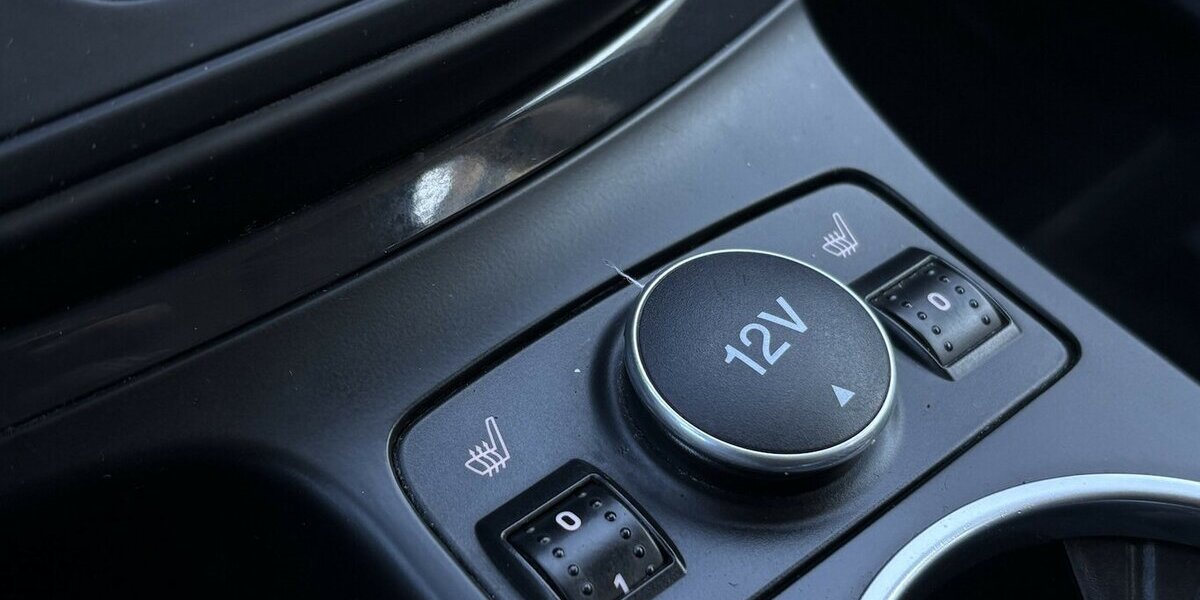 Ford Kuga 2.0 TDCI Titanium STANDHZ/NAVI/DAB/KAMERA 98.466 km 10.900 &euro; Villingen-Schwenningen 78054