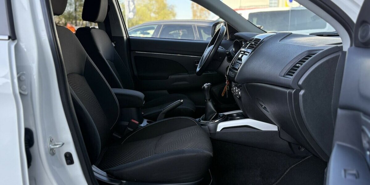 Mitsubishi ASX Basis 2WD PDC/KLIMA/SITZHEIZUNG/USB/1.HAND 46.244 km 8.900 &euro; Villingen-Schwenningen 78054