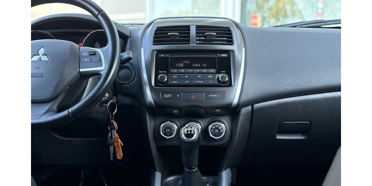 Mitsubishi ASX Basis 2WD PDC/KLIMA/SITZHEIZUNG/USB/1.HAND 46.244 km 8.900 &euro; Villingen-Schwenningen 78054