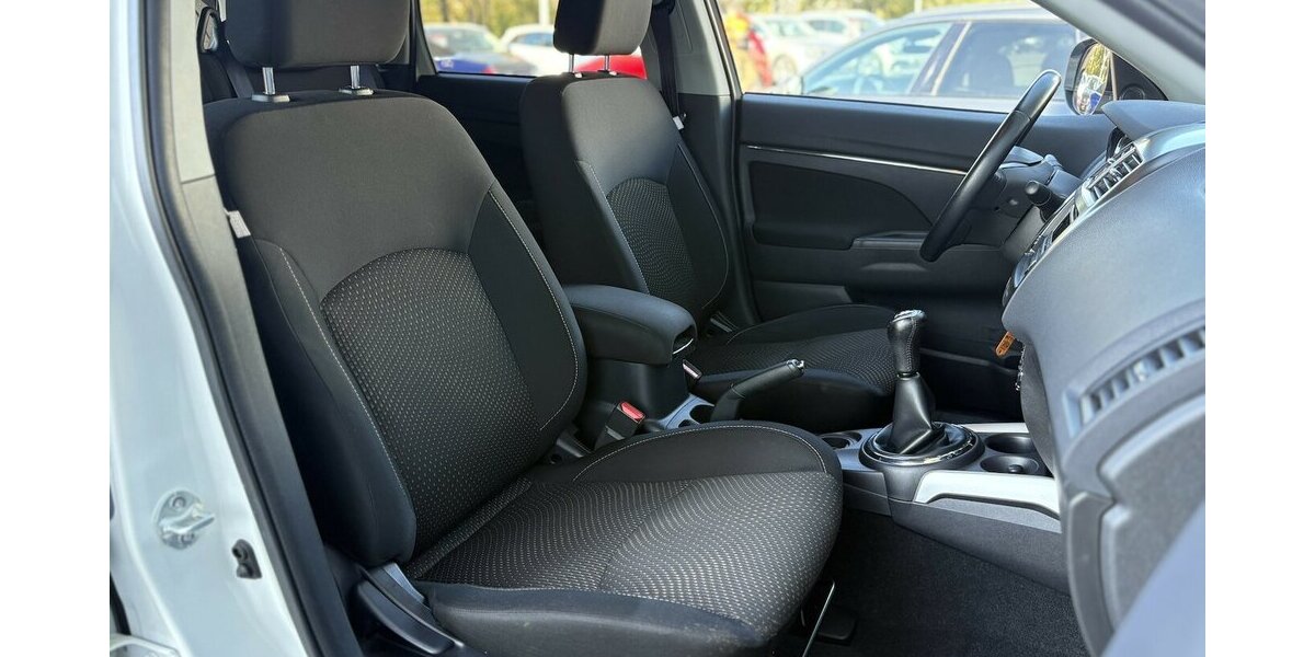 Mitsubishi ASX Basis 2WD PDC/KLIMA/SITZHEIZUNG/USB/1.HAND 46.244 km 8.900 &euro; Villingen-Schwenningen 78054