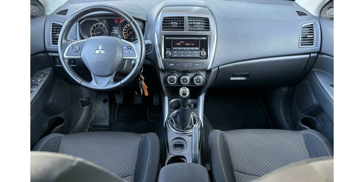 Mitsubishi ASX Basis 2WD PDC/KLIMA/SITZHEIZUNG/USB/1.HAND 46.244 km 8.900 &euro; Villingen-Schwenningen 78054