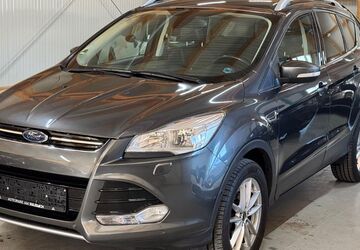 Ford Kuga 144.000 km 14.990 &euro; Denkingen 78588