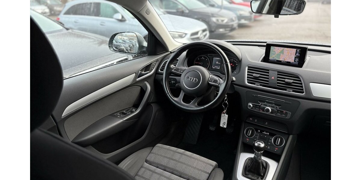 Audi Q3 2.0 TDI/NAVI/AHK/KLIMA/SCHECKHEFT-GEPFLEGT 158.447 km 13.900 &euro; Villingen-Schwenningen 78054