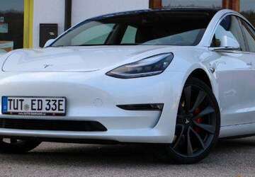 Tesla Model 3 105.000 km 31.990 &euro; Tuttlingen 78532