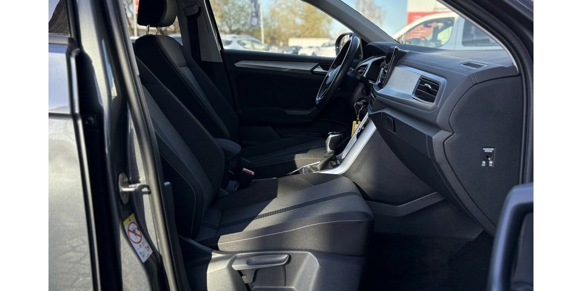 VW T-Roc 1.5 TSI Life CARPLAY/NAVI/SPURHALT/SHZ/DAB 52.096 km 19.800 &euro; Villingen-Schwenningen 78054