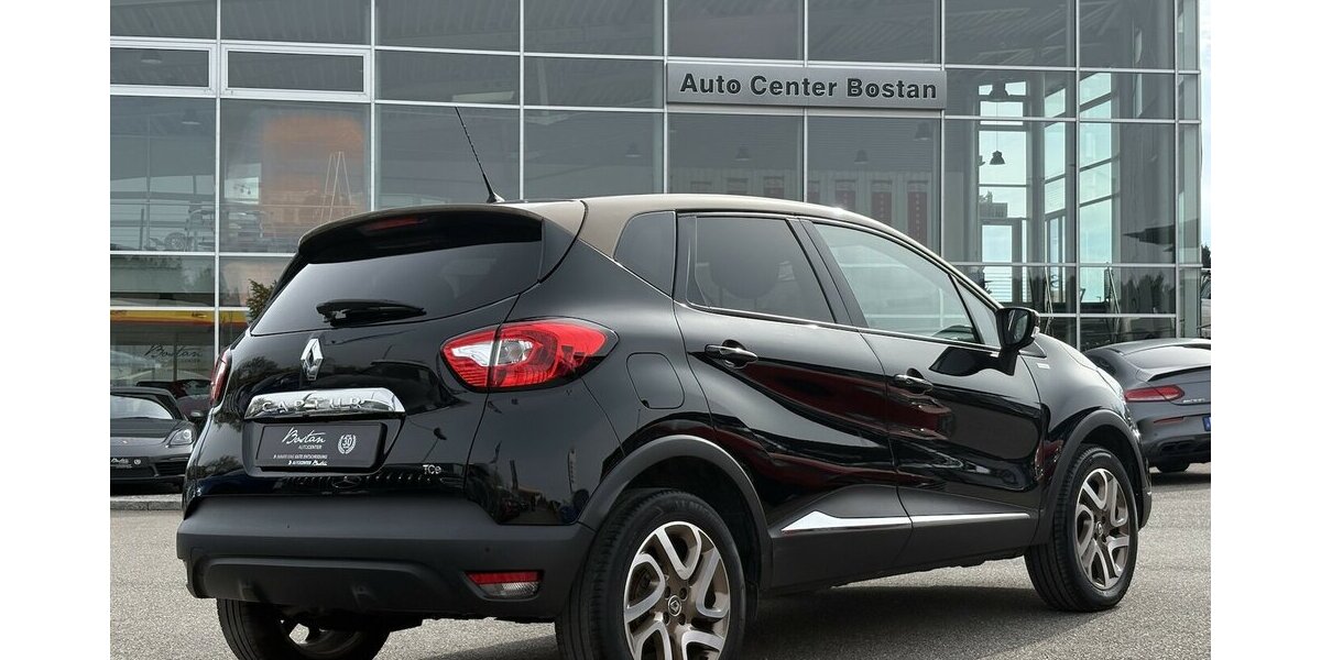 Renault Captur 1.2 TCe Elysee KAMERA/NAVI/SITZHEIZUNG 97.093 km 9.900 &euro; Villingen-Schwenningen 78054