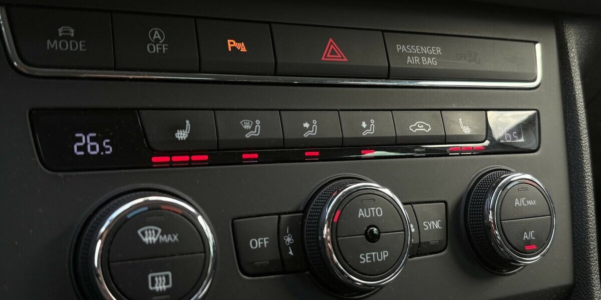 Seat Leon 1.4 TSI ST FR KAMERA/NAVI/SHZ/AHK/LED/TEMPO 81.478 km 12.800 &euro; Villingen-Schwenningen 78054