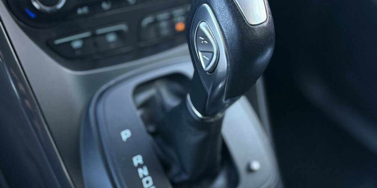 Ford Kuga 2.0 TDCI Titanium STANDHZ/NAVI/DAB/KAMERA 98.466 km 10.900 &euro; Villingen-Schwenningen 78054