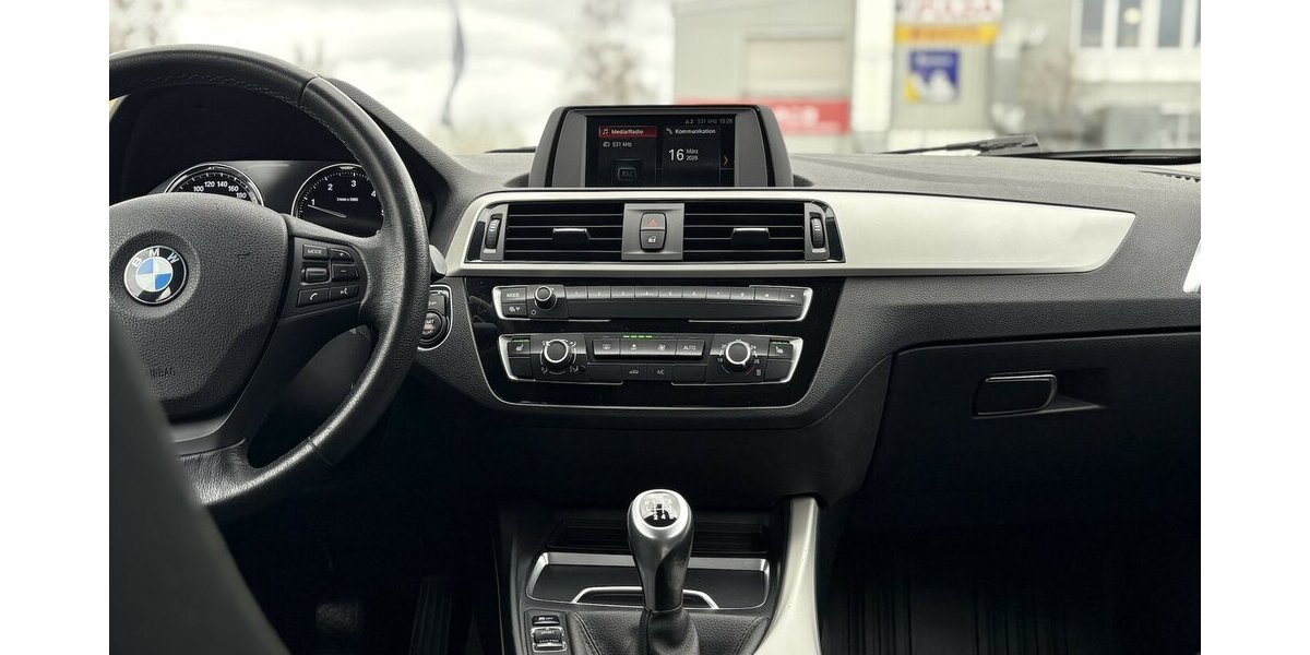 BMW 118d xDrive Advantage PDC/AHK/LED/SHZ/1.HAND 151.790 km 12.900 &euro; Villingen-Schwenningen 78054