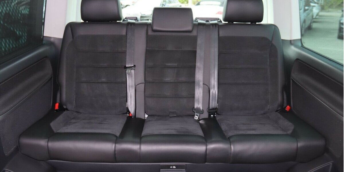 VW T6 Multivan GENERATION SIX 4-MOTION/7 SITZE/NAVI 150.462 km 27.900 &euro; Villingen-Schwenningen 78054