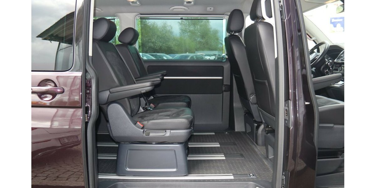 VW T6 Multivan GENERATION SIX 4-MOTION/7 SITZE/NAVI 150.462 km 27.900 &euro; Villingen-Schwenningen 78054