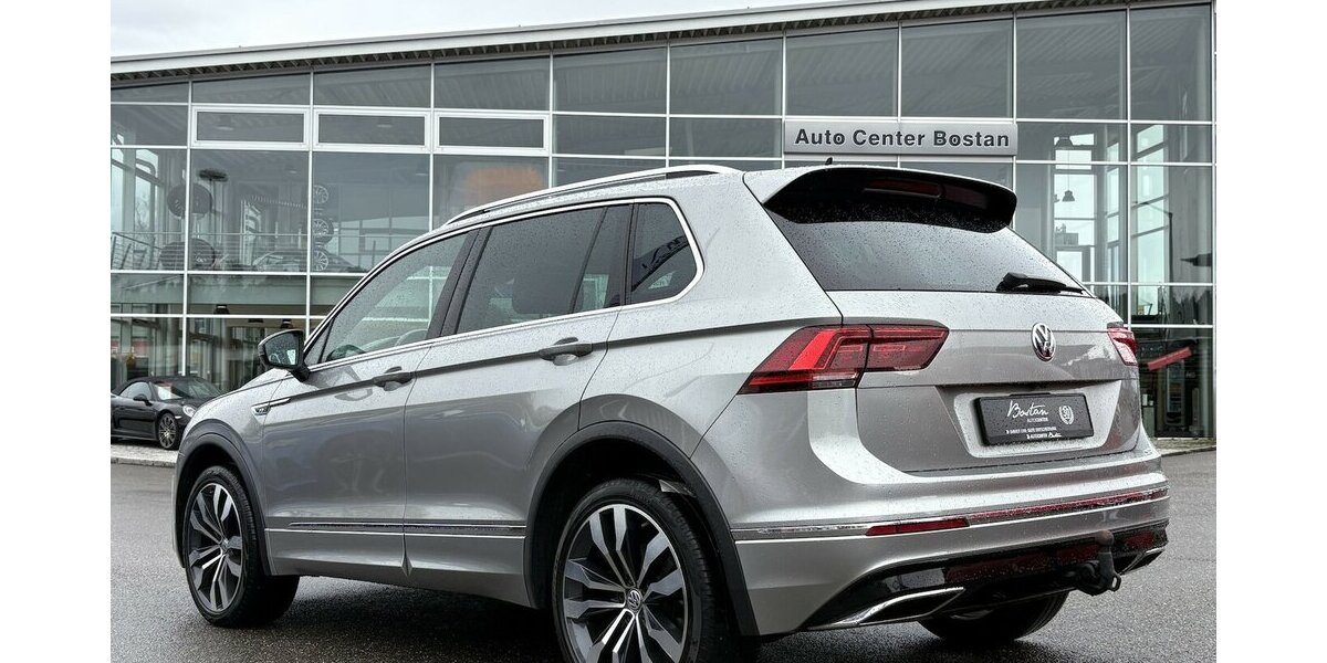 VW Tiguan 2.0 TDI 4Motion R-Line 360°/PANO/MEMORY 103.124 km 29.900 &euro; Villingen-Schwenningen 78054