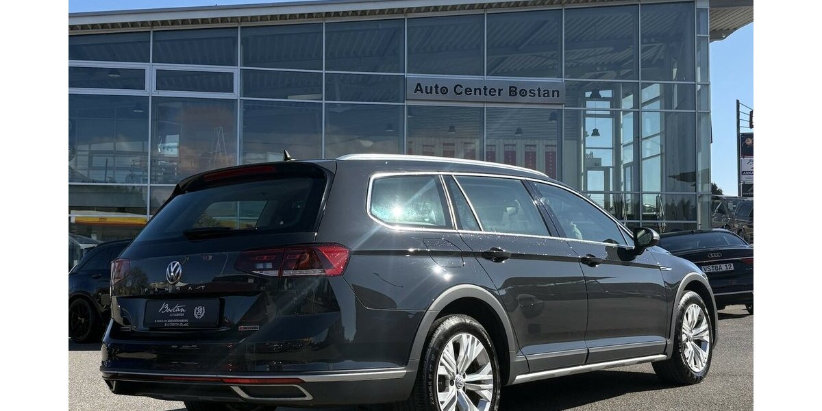 VW Passat Alltrack 2.0 TDI MASSAGE/PANO/NAVI/1.HAND 88.854 km 24.900 &euro; Villingen-Schwenningen 78054