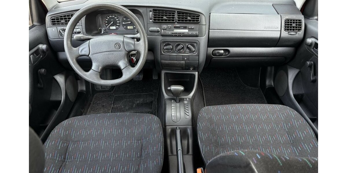 VW Golf AUTOMATIKGETREIEBE/1.HAND 92.632 km 3.900 &euro; Villingen-Schwenningen 78054