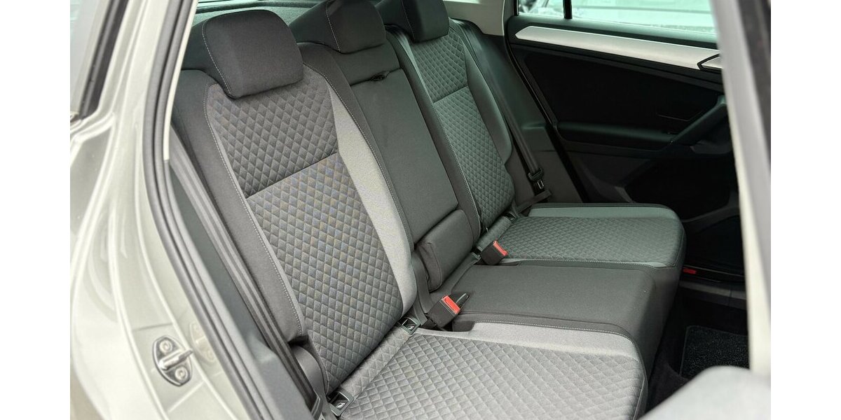 VW Tiguan 1.5 TSI RLine ACC/NAVI/AHK/SHZ/LED/1.HAND 73.187 km 25.800 &euro; Villingen-Schwenningen 78054