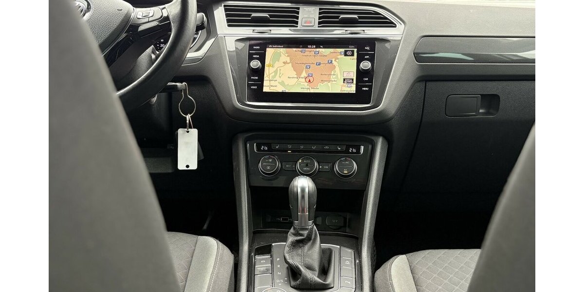 VW Tiguan 2.0 TDI 4Motion DSG/AHK/SHZ/DAB/CARPLAY 126.308 km 19.900 &euro; Villingen-Schwenningen 78054