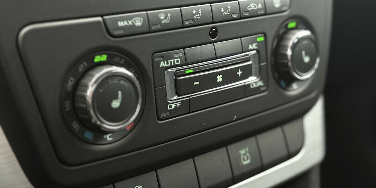 Skoda Yeti 1.4 TSI Ambition SITZHEIZUN/ANHÄNGK./1.HAND 102.196 km 10.900 &euro; Villingen-Schwenningen 78054