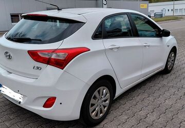 Hyundai i30 111.000 km 7.999 &euro; Niedereschach 78078