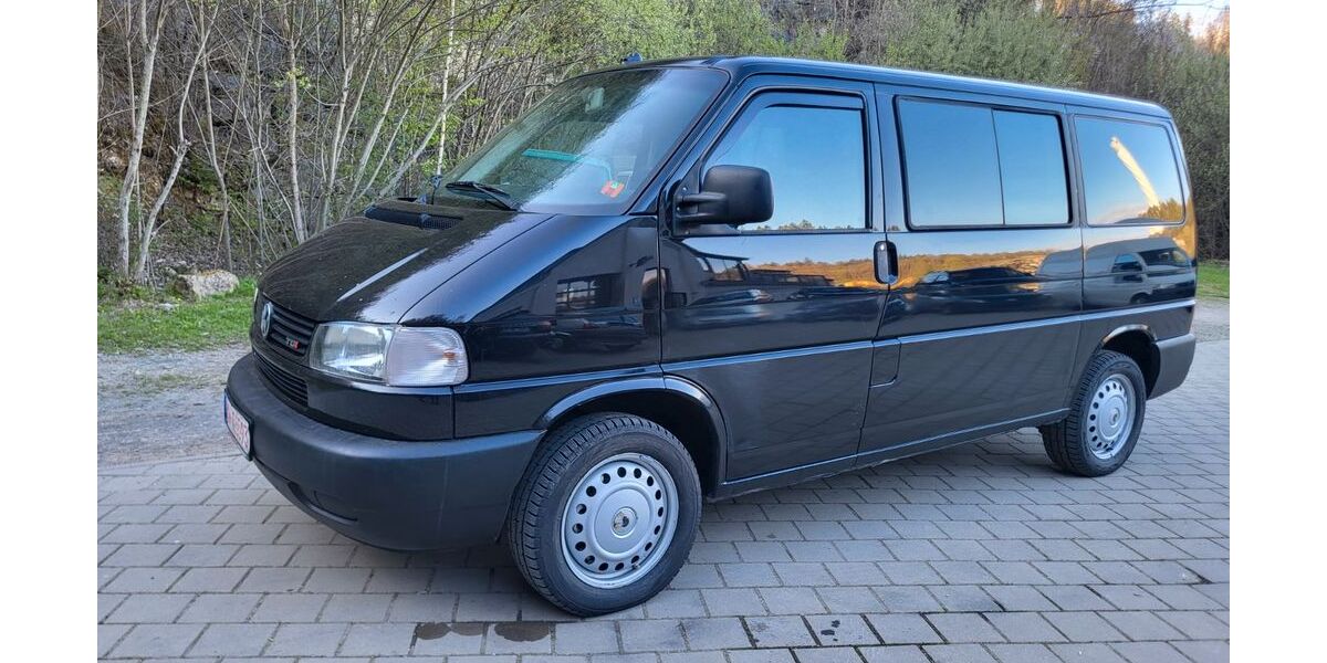 VW T4 Caravelle 324.000 km 7.900 &euro; ROTTWEIL 78628