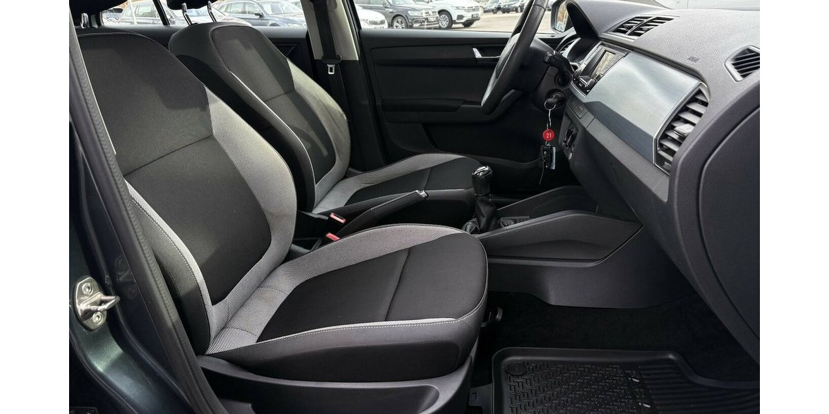 Skoda Fabia Combi Ambition FWD/PDC/ISOFIX/TOUCH/KLIMA 131.815 km 8.900 &euro; Villingen-Schwenningen 78054