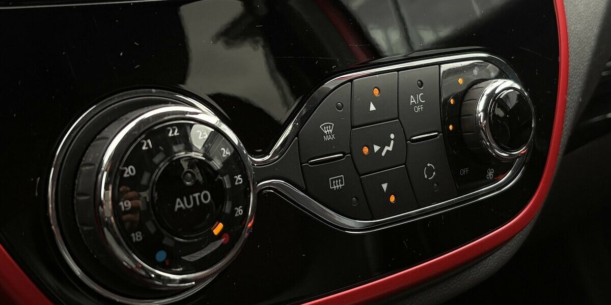 Renault Captur 1.2 XMOD KAMERA/NAVI/SHZ/KLIMA/KEYLESS 29.841 km 11.900 &euro; Villingen-Schwenningen 78054