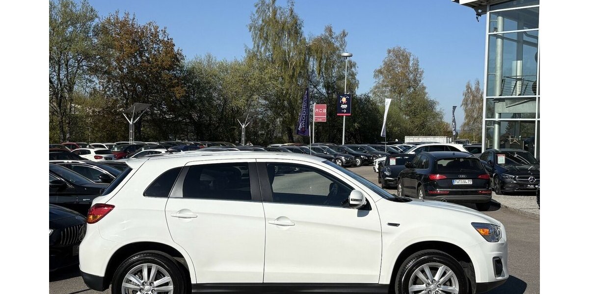 Mitsubishi ASX Basis 2WD PDC/KLIMA/SITZHEIZUNG/USB/1.HAND 46.244 km 8.900 &euro; Villingen-Schwenningen 78054